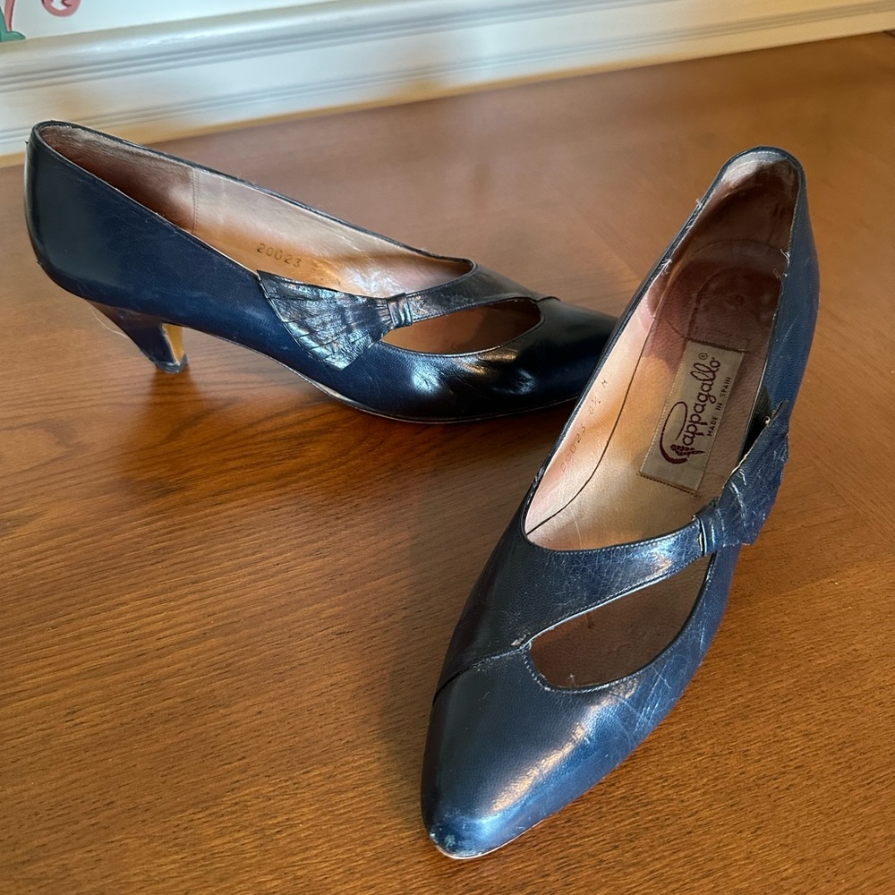 Cool vintage Pappagallo Spanish heels